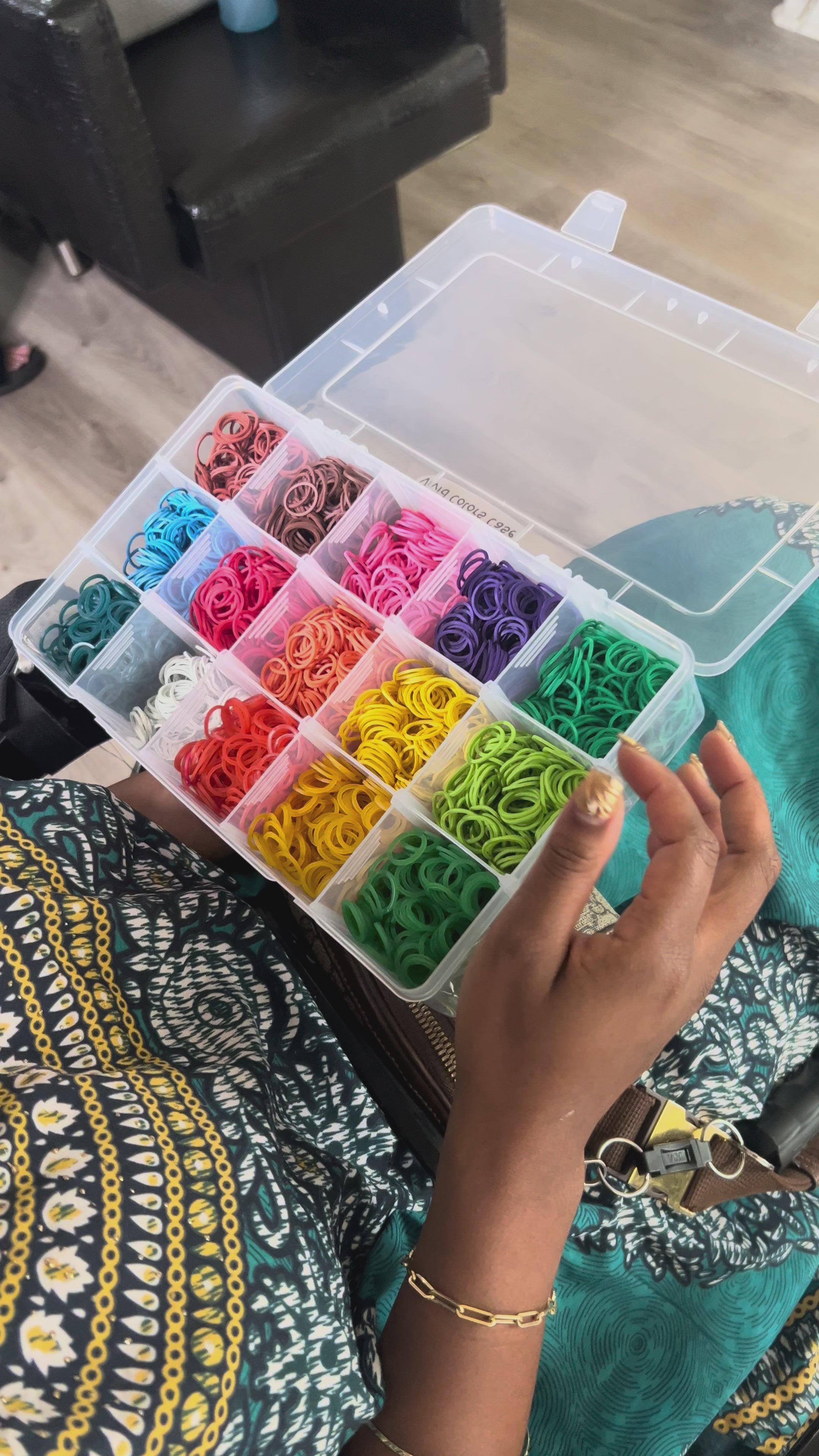 Vivid Colors Rubber Band Case | 15-Color Hair Styling Kit